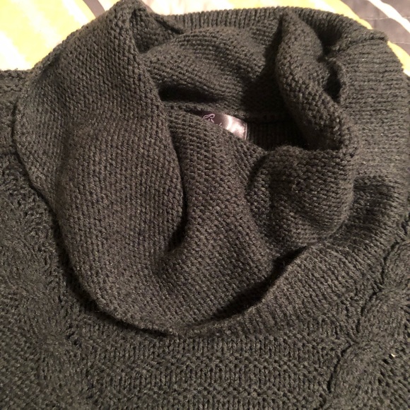 🌼PRICE DROP🌼 maternity short sleeved sweater - Picture 3 of 5